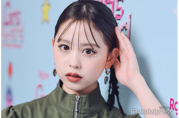 モデルプレスのインタビューに応じた梶原叶渚（C）モデルプレス