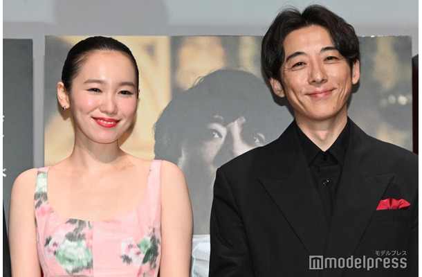 飯豊まりえ、高橋一生（C）モデルプレス