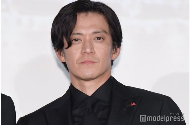 「フロントライン」ジャパンプレミアに登壇した小栗旬（C）モデルプレス