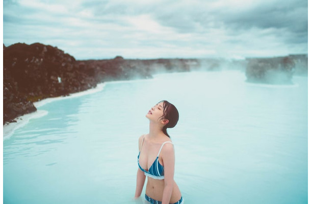 長濱ねる／撮影：高橋ヨーコ（講談社）