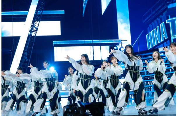 日向坂46、新たな挑戦づくしの単独ライブで躍動！5期生も加わった30人でファンを熱狂の渦へ