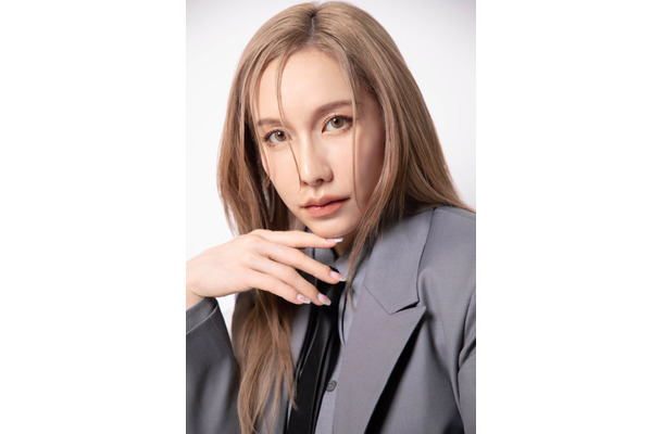 ありしゃん初エッセイ「成り上がれよオンナたち」（講談社）より