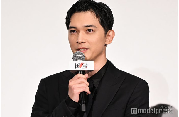 「国宝」初日舞台挨拶に出席した吉沢亮（C）モデルプレス