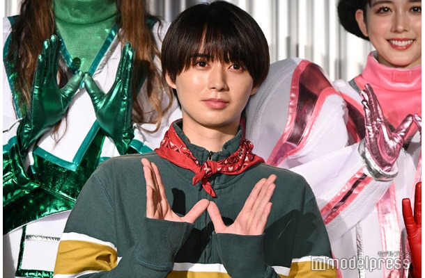 メンバーから“稽古の調子”を聞かれていた井上瑞稀（C）モデルプレス