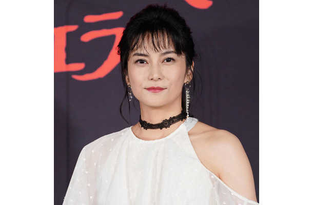 「女神のように綺麗」柴咲コウ、美しい二の腕を披露したドレスSHOTに反響「お写真とっても素敵」