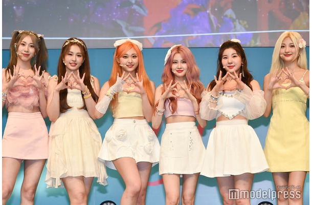 ILY:1(左から)エルバ、ハナ、リリカ、アラ、ナユ、ロナ (C)モデルプレス