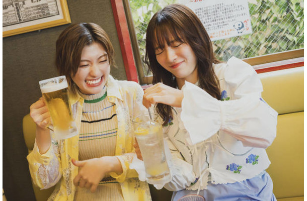 私立恵比寿中学・小林歌穂＆中山莉子、仲良く笑顔でパシャリ！“カホリコ”の絆が伝わるラストぺアグラビア