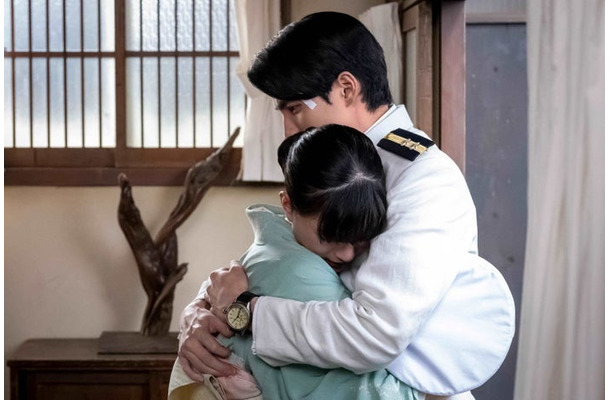 芳根京子、本田響矢(C)フジテレビ