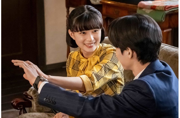 芳根京子、本田響矢(C)フジテレビ