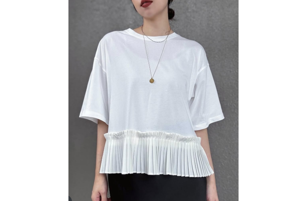 技アリ白Ｔでさりげなくお腹をカムフラージュ。Ｔシャツインの着こなしに抵抗がある人、必見です【40代の毎日コーデ】
