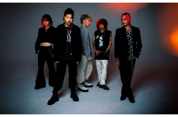 Crossfaith／Daikiは左から4番目（提供写真）