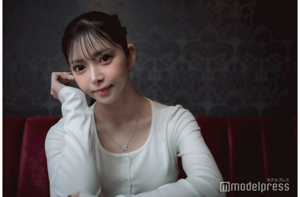 モデルプレスのインタビューに応じたあさまる「VENET TOKYO ROPPONGI」（C）モデルプレス