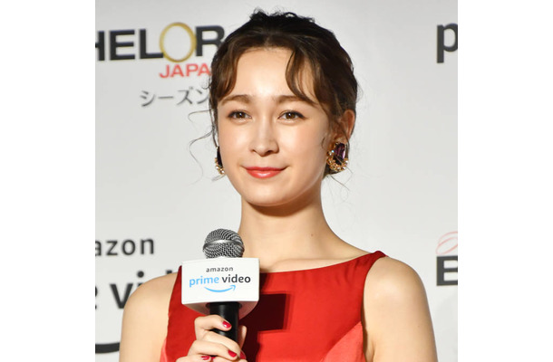 藤井サチ「ファンデ代わりとして」1本でベースメイク！愛用のUVケア系下地を紹介