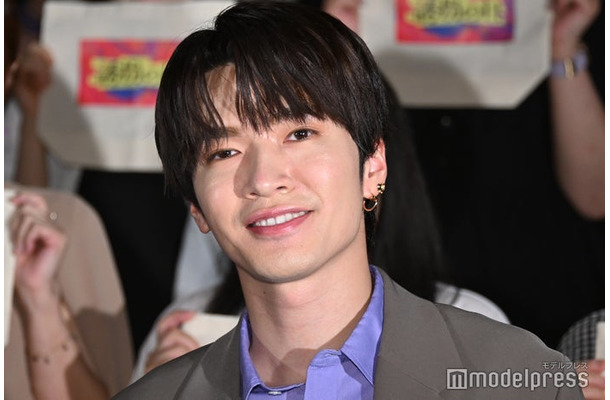 斎藤工によって健康を維持している深澤辰哉（C）モデルプレス