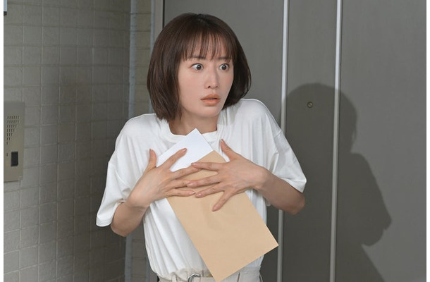 松本まりか「奪い愛、真夏」第1話（C）テレビ朝日