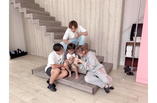 第5子妊娠中の辻希美、家族揃ってのスタジオ撮影を報告「子ども達も朝から頑張ってくれて」