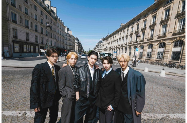 「M!LK 10th ANNIVERSARY PHOTOBOOK(仮)」先行カット/撮影:217...NINA