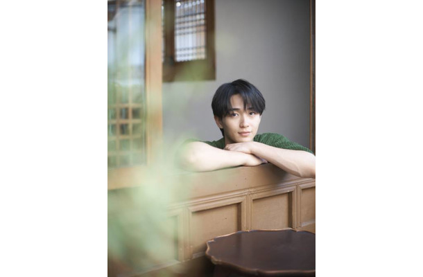 “NEXTブレイク俳優”野村康太、韓国・ソウルを舞台に自然体な魅力が光る！肉体美が眩しいカットも