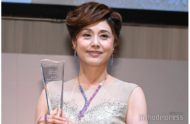 50代部門を受賞した藤原紀香（C）モデルプレス