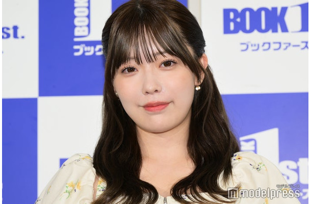 1st写真集『きらららぽん』発売記念プレス取材会に出席した塩見きら（C）モデルプレス