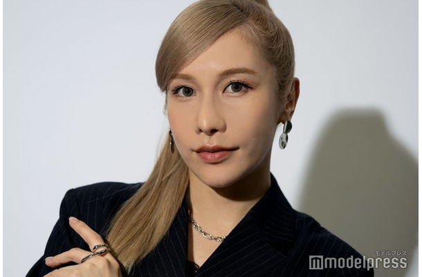 モデルプレスのインタビューに応じたありしゃん（C）モデルプレス