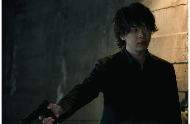中村倫也「DOPE 麻薬取締部特捜課」第7話（C）TBS