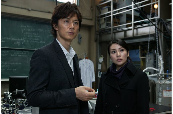 福山雅治、柴咲コウ『容疑者ｘの献身』（C）2008 フジテレビジョン、アミューズ、S・D・P