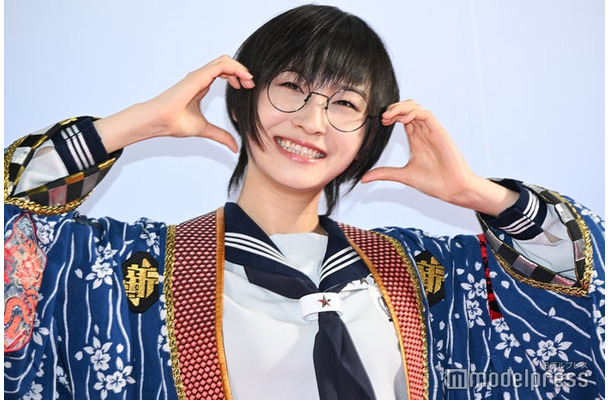 ショートヘアのSUZUKA（C）モデルプレス