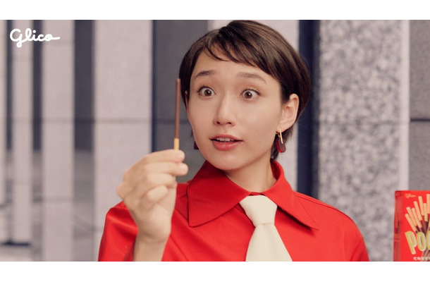 白本彩奈／新TVCM「ポッキーの革命」篇より（提供写真）