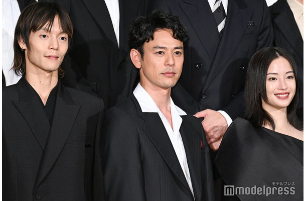 映画「宝島」東京プレミアに登壇した窪田正孝、妻夫木聡、広瀬すず（C）モデルプレス