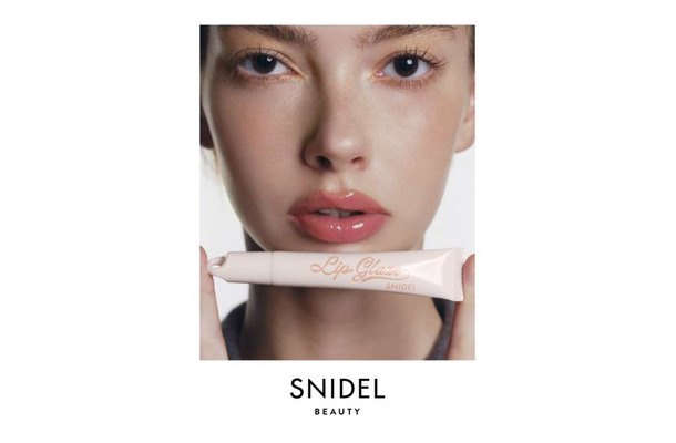 SNIDEL BEAUTY、ガラスのようなつや感を生み出すプランプリップグロスが新登場