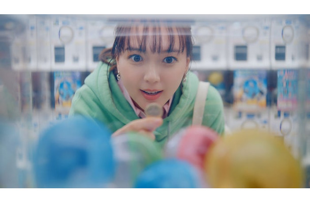 多部未華子／セット500「カプセルトイ」篇（提供写真）