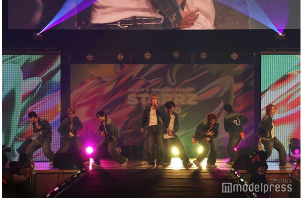 UNiFY（C）モデルプレス