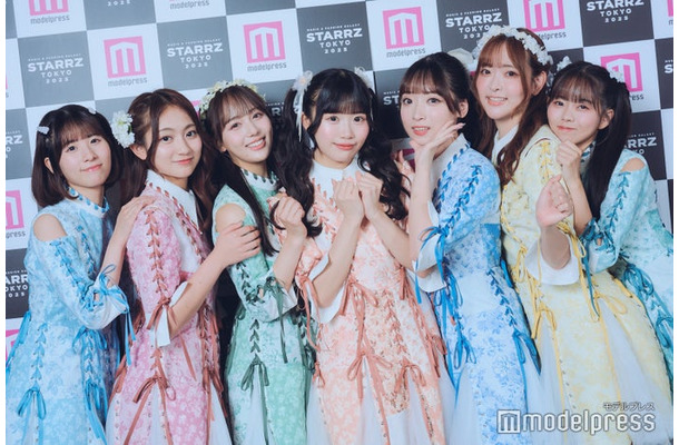 モデルプレスのインタビューに応じた（左から）相川奈央、月城咲舞、麻丘真央、望月りの、河瀬詩、天城サリー、椎名桜月／22/7（C）モデルプレス