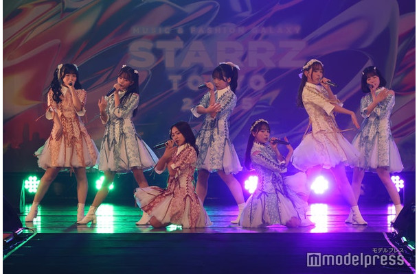 22/7(C)モデルプレス