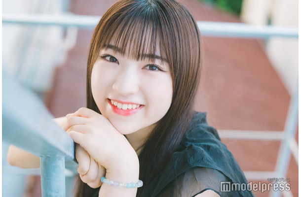 モデルプレスのインタビューに応じた松岡真優さん（C）モデルプレス