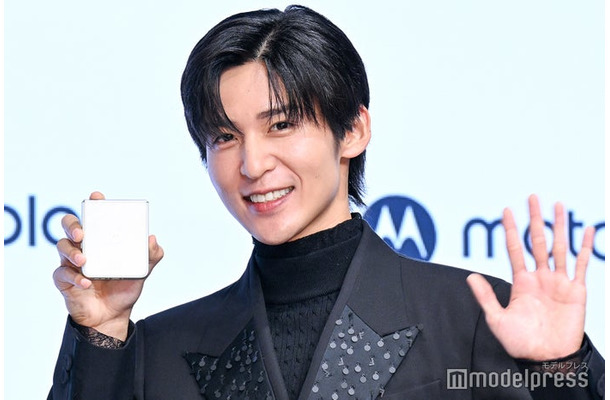 新製品発表会に出席した目黒蓮(C)モデルプレス