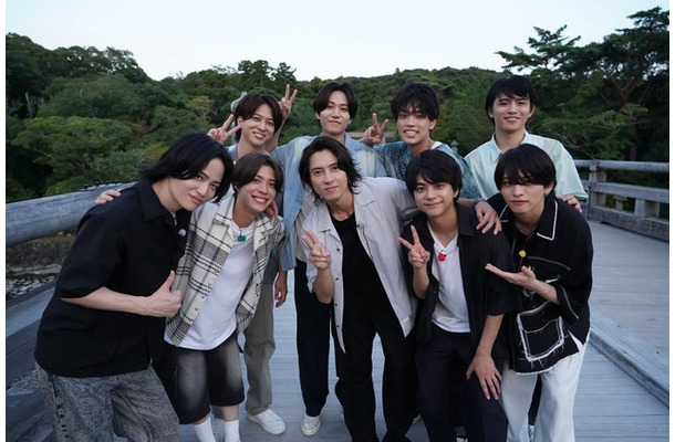 （前列左から）菊池風磨、松島聡、山下智久、佐藤勝利、猪俣周杜（後列左から）寺西拓人、橋本将生、原嘉孝、篠塚大輝（C）フジテレビ