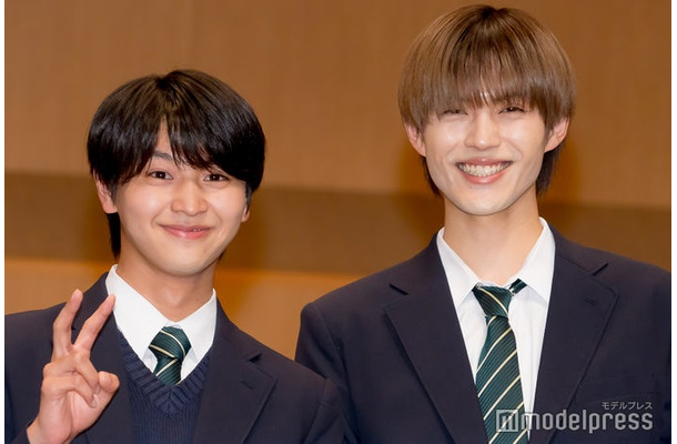ドラマ「修学旅行で仲良くないグループに入りました」制作発表会見に出席した藤本洸大、簡秀吉（C）モデルプレス
