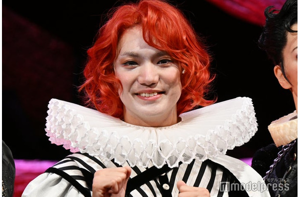 男装するお姫様役を演じる正門良規（C）モデルプレス