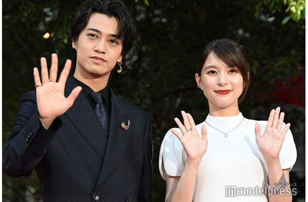 高橋海人、芳根京子(C)モデルプレス