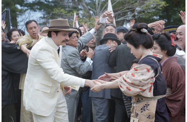 トミー・バストウ、高石あかり、円井わん「ばけばけ」第22話（C）NHK