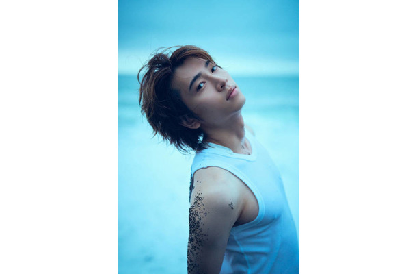 発売前には重版決定!庄司浩平、セルフプロデュース写真集で美麗カット&純文学のような物語を展開