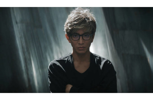 木村拓哉、大人の余裕たっぷりのメガネ姿を披露!スタイリッシュかつ自然体なライフスタイルを体現