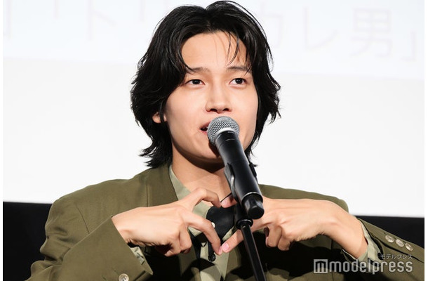 映画「トリツカレ男」初日舞台挨拶に出席した佐野晶哉(C)モデルプレス