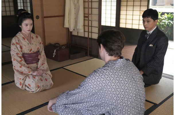 高石あかり、トミー・バストウ、吉沢亮「ばけばけ」第31話（C）NHK