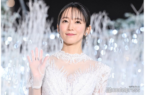 『WHITE KITTE』点灯式に出席した吉岡里帆(C)モデルプレス