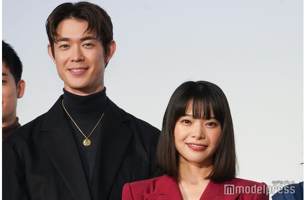 映画「佐藤さんと佐藤さん」公開記念舞台挨拶に登壇した宮沢氷魚、岸井ゆきの（C）モデルプレス