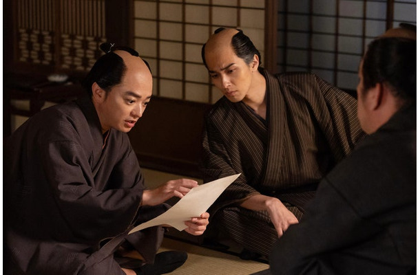 染谷将太、横浜流星「べらぼう～蔦重栄華乃夢噺～」第46話（C）NHK