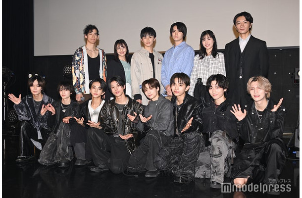 「地獄は善意で出来ている」イベントに登場した（前列左から）中村旺太郎、山本龍人、八神遼介、阿久根温世、志賀李玖、竹野世梛、筒井俊旭、千田波空斗（後列左から）吉田健悟、渡邉美穂、草川拓弥、高野洸、井頭愛海、細田善彦（C）モデルプレス